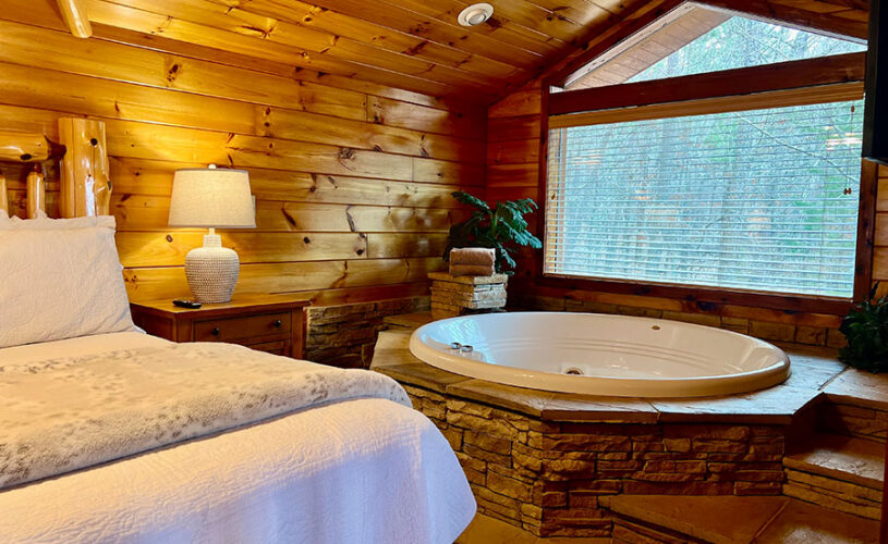 eureka springs cabin with whirlpool tub