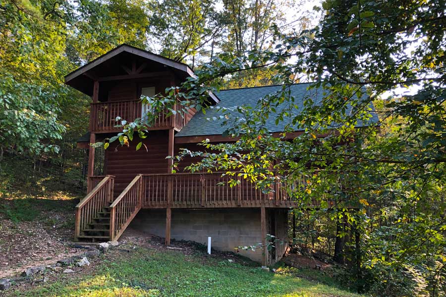 hilltop hideaway cabin exterior