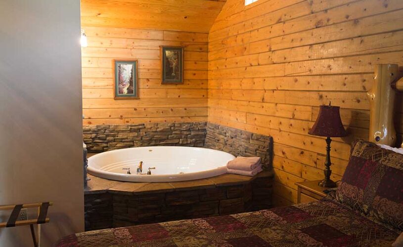 mountain top cabin 2 whirlpool tub