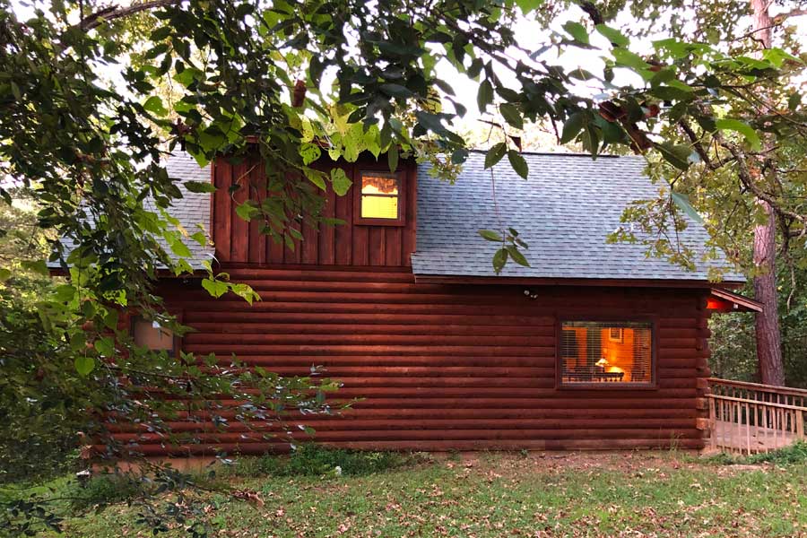 shady oak cabin exterior